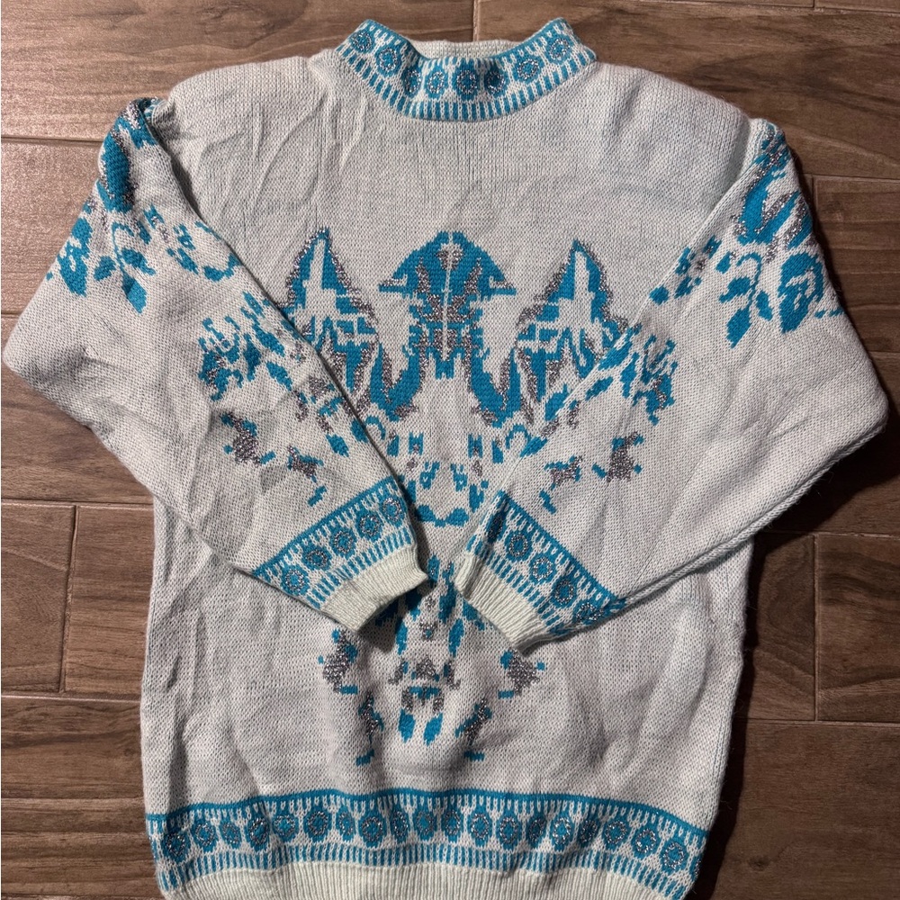 VTG Bramble Lane Elegant Blue and White, silver Sweater, Acrylic, L